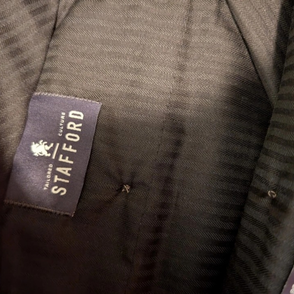 Men's Stafford Classic Fit Brown Travel Suit 44R - Picture 6 of 7